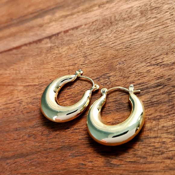 Earrings - Picture 2 of 3